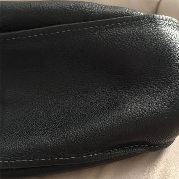 Chloe Black and Gold Shoulder Bag with Horseshoe Clasps - Picture 10 of 16